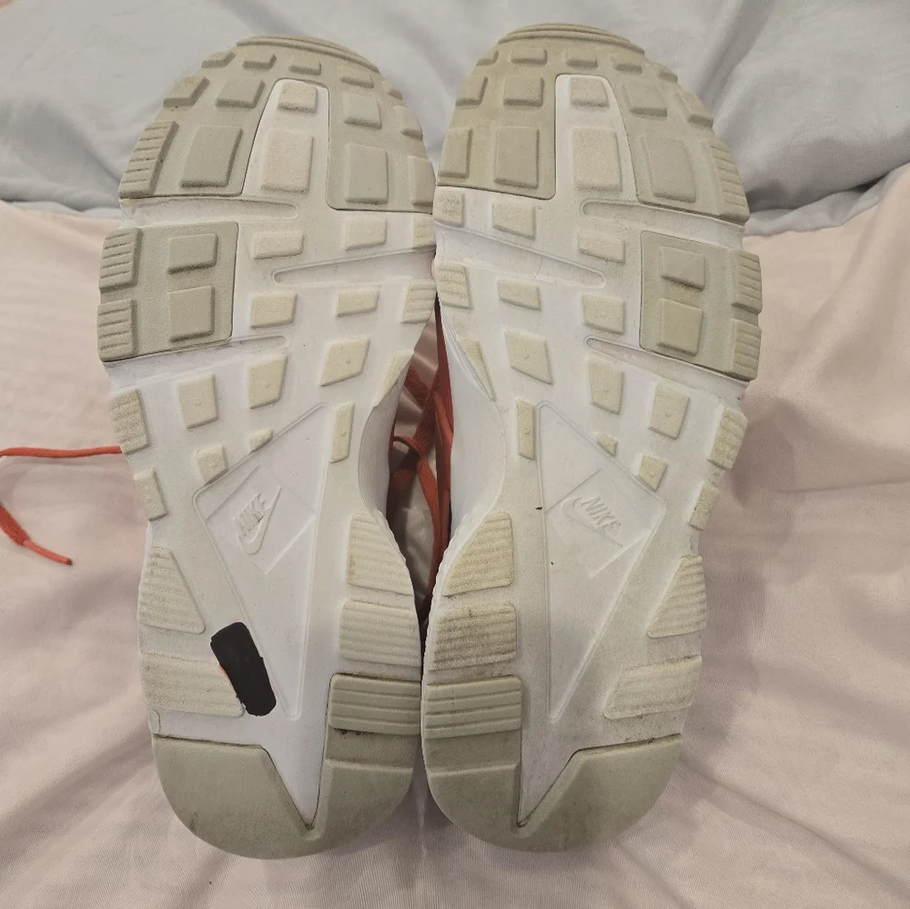 NIKE Red Sneakers‎ - Picture 5 of 6